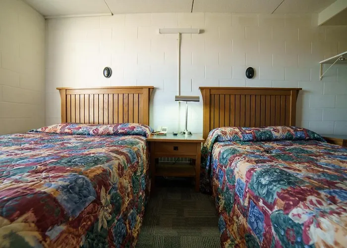 Capone\'S Hideaway Motel